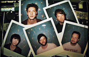 东方甄选直播间揭秘制造过程 鸭鸭如何用一场直播串联起一件羽绒服的“台前幕后”?